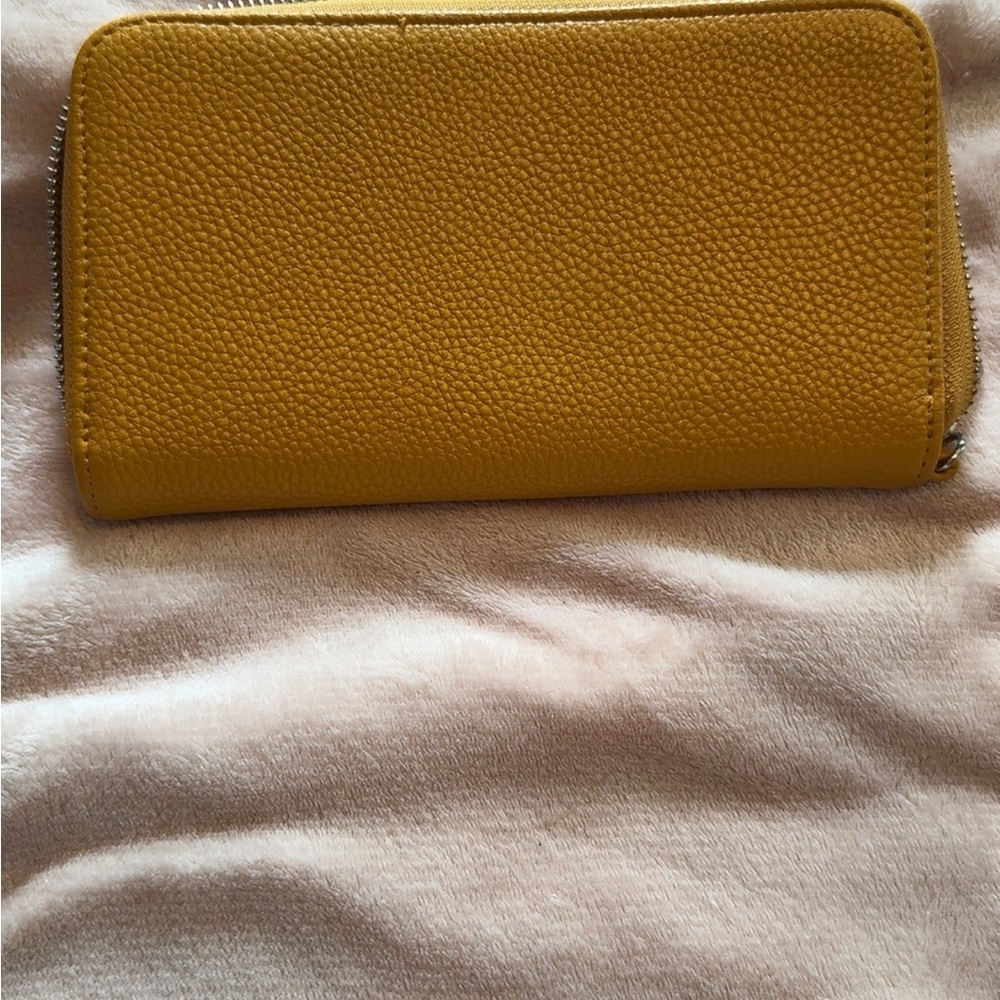 Thirty-One Yellow Wallet